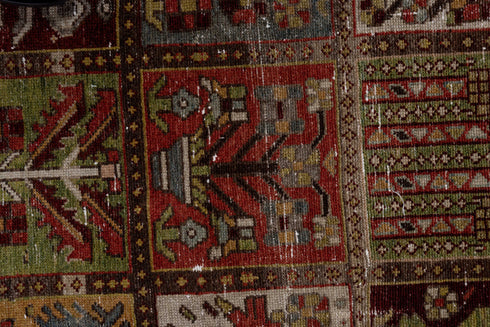 Antique Baktiary Area Rug (6' x 10')
